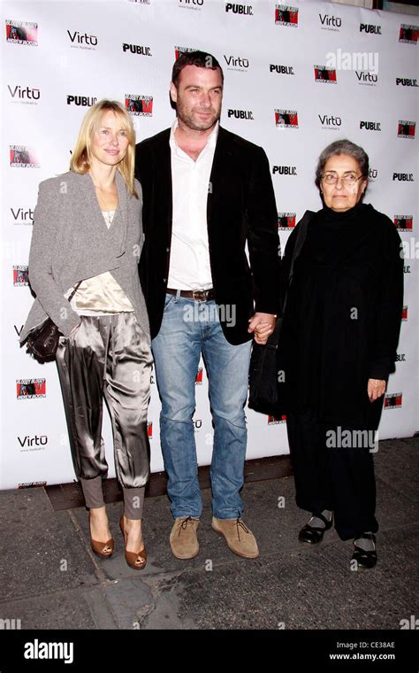 liev schreiber height|heather milgram.